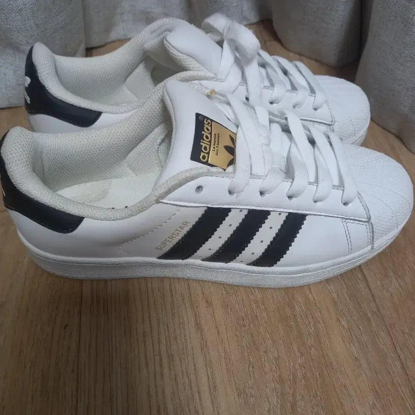 [SOLD OUT] 아디다스 슈퍼스타 흰검 운동화