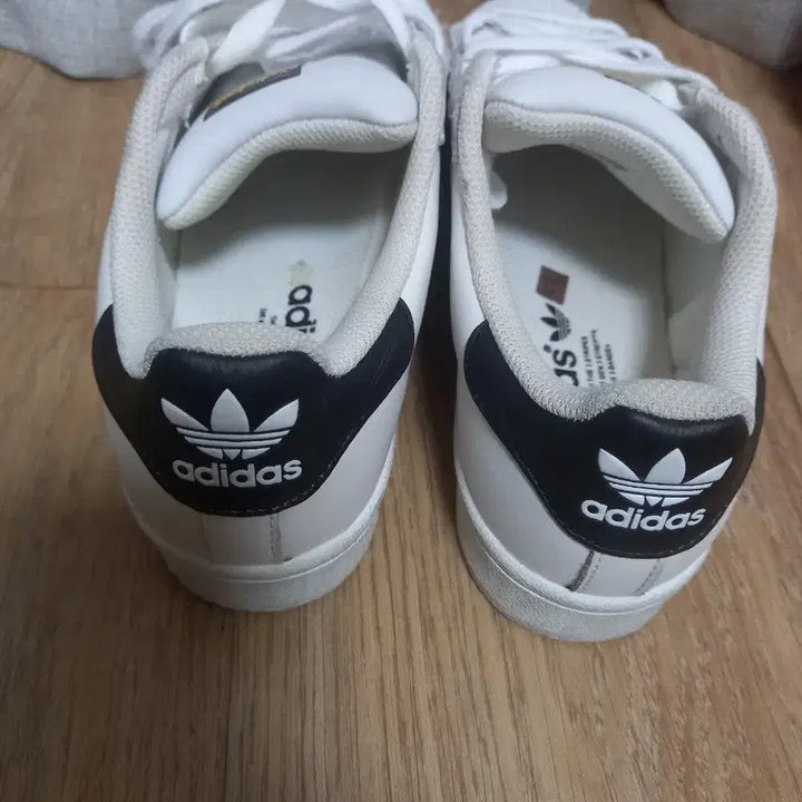 [SOLD OUT] 아디다스 슈퍼스타 흰검 운동화