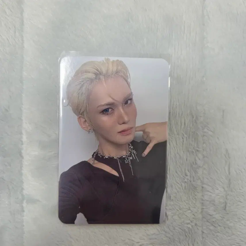 [BUNJANG] XLOV Hyun Photocard / XLOV 엑스러브 팬미팅 포카 현