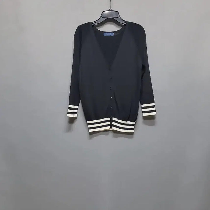 [SOLD OUT] 화이트 라인 8부소매 가디건