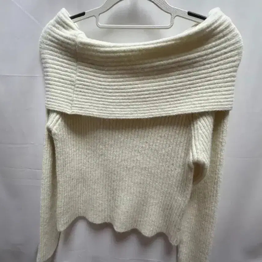 [BUNJANG] Off-Shoulder T-Shirt / 오프숄더 티셔츠