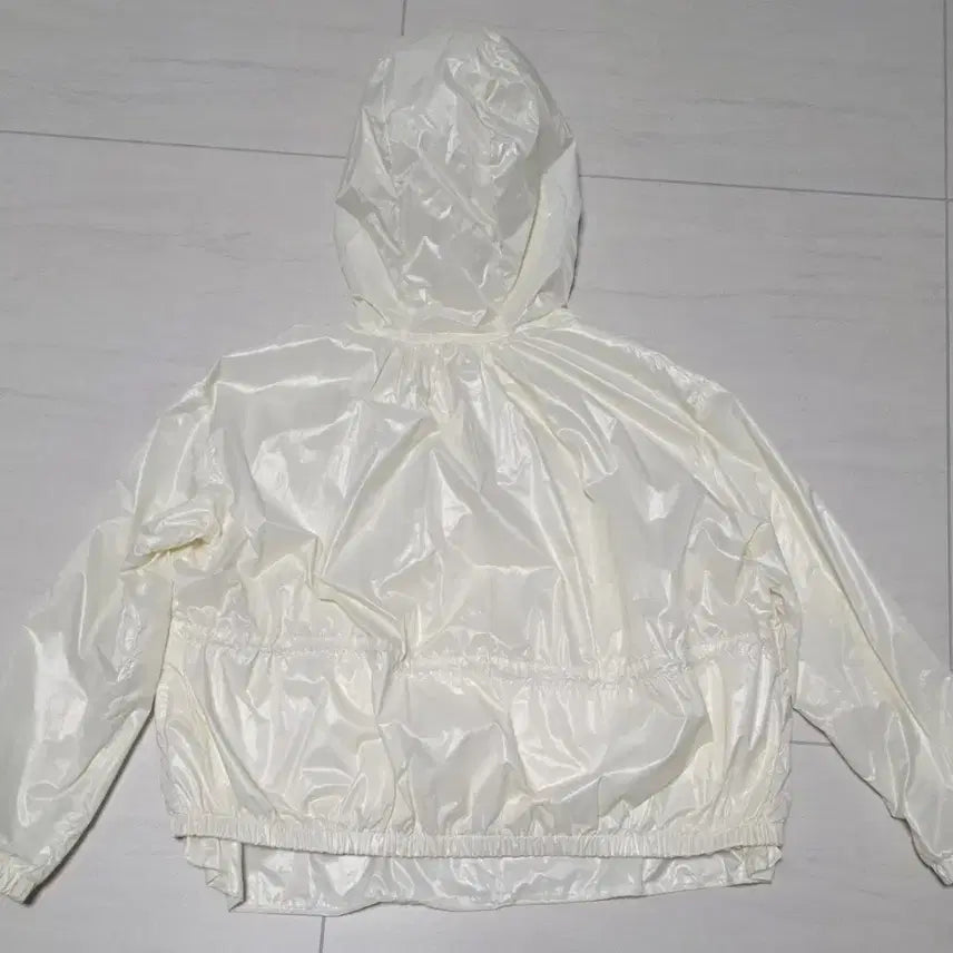 [SOLD OUT] 몽클레르 우르보나스 후드 자켓 화이트164 - 23SS
