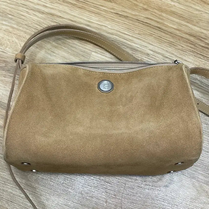 [SOLD OUT] 미닛뮤트 뉴브렛 스웨이드 베이지 minitmute beige