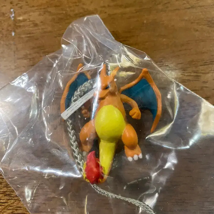 [SOLD OUT] 포켓몬스터 리자몽 가챠 키링
