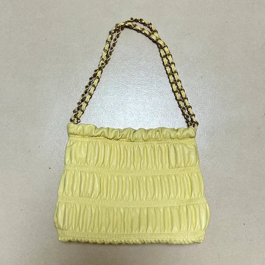 [BUNJANG] Yellow Shirring Chain Shoulder Bag / 옐로우 셔링 체인 숄더백