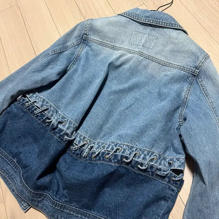 [BUNJANG] O2nd Ribbon Two-Tone Denim Jacket / 한섬 O2nd 오즈세컨 리본 투톤배색 아일렛 데님 자켓 청자켓 점퍼