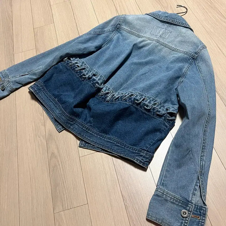 [BUNJANG] O2nd Ribbon Two-Tone Denim Jacket / 한섬 O2nd 오즈세컨 리본 투톤배색 아일렛 데님 자켓 청자켓 점퍼