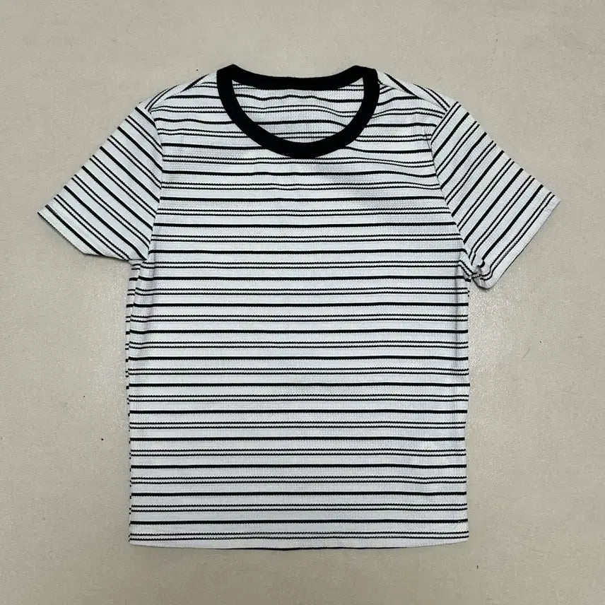 [BUNJANG] Assorted Tops and Skirts / [전부 4,000원씩] 새상품 옷 처분