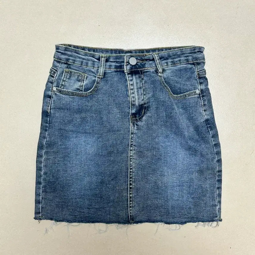 [BUNJANG] Assorted Tops and Skirts / [전부 4,000원씩] 새상품 옷 처분