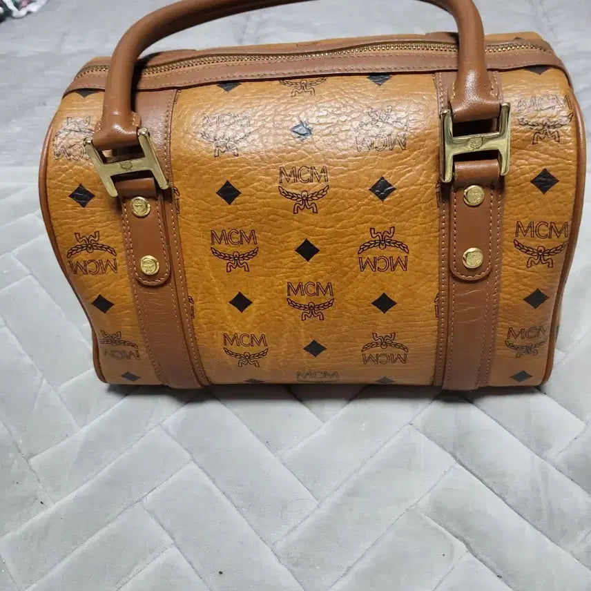 [SOLD OUT] 엠씨엠 가방 성주택 있어요