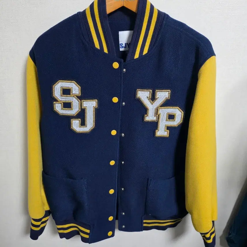 [SOLD OUT] SJYP 정품 네이비 옐로우 배색 바시티 자켓 (S사이즈)