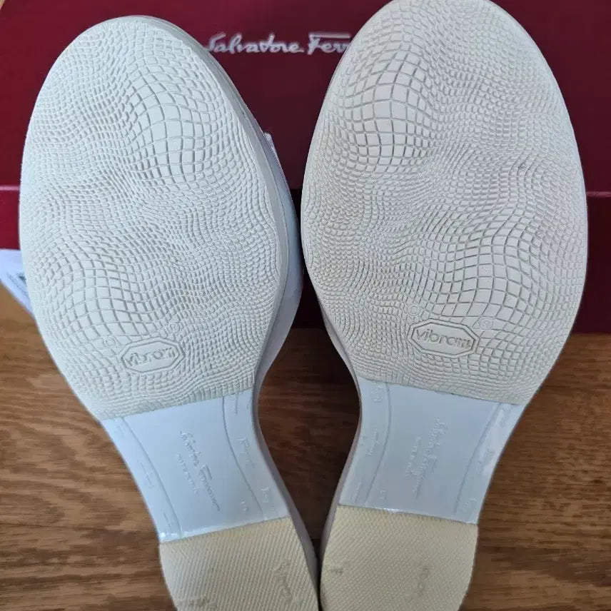 [BUNJANG] Ferragamo CIRELLA Sandals / (새상품) 페라가모 CIRELLA 샌들