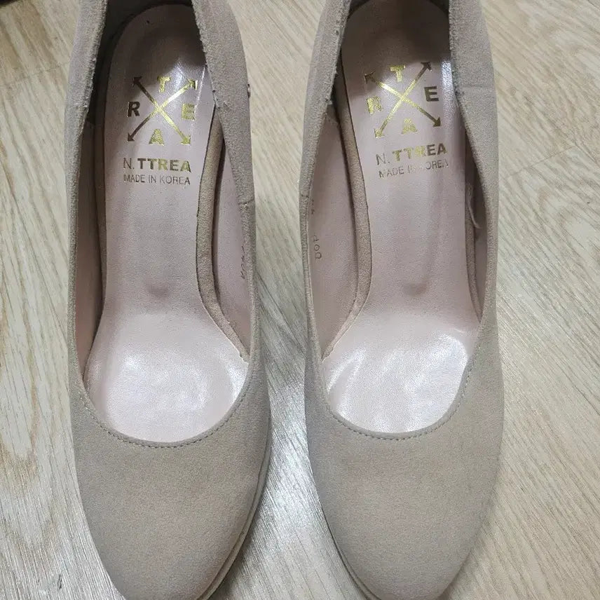[BUNJANG] Unspecified Brand Dress &amp; Shoes Set / 원피스프리사이즈구두세트240