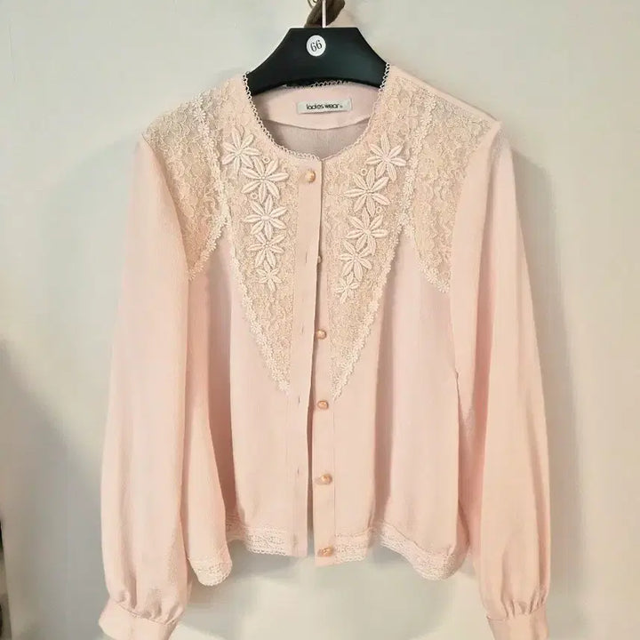 [BUNJANG] Pink Lace Detail Blouse / (Made in Japan) 레이스 디테일 핑크 블라우스 (9BR/55~