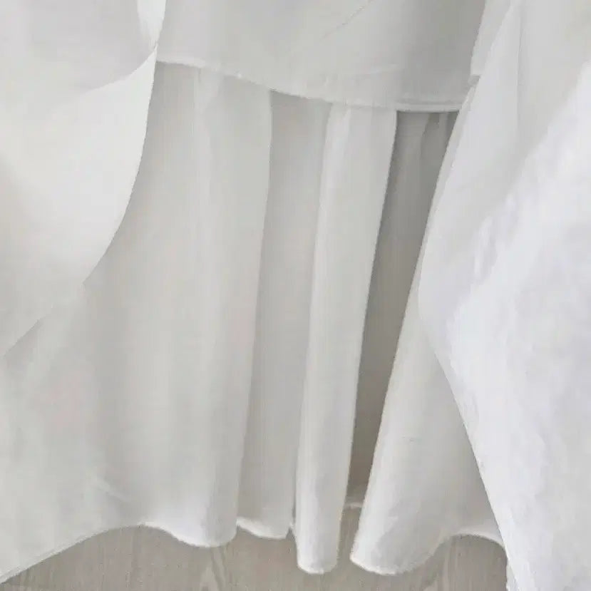 [BUNJANG] White Satin Ruffle Long Skirt / 화이트 스커트 샤틴 새상품
