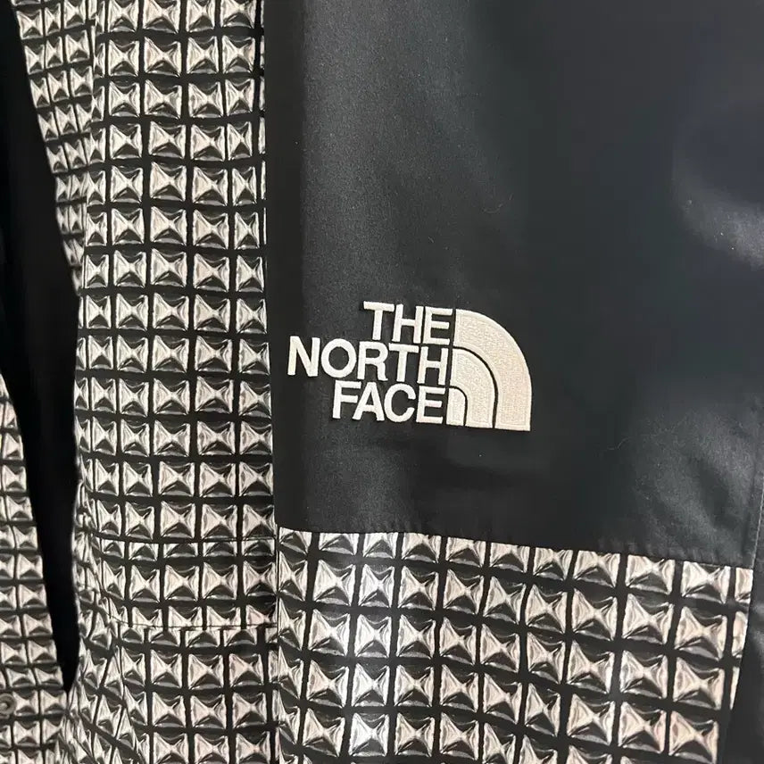 [SOLD OUT] 슈프림 X 노스페이스 21SS 스터드 마운틴 자켓