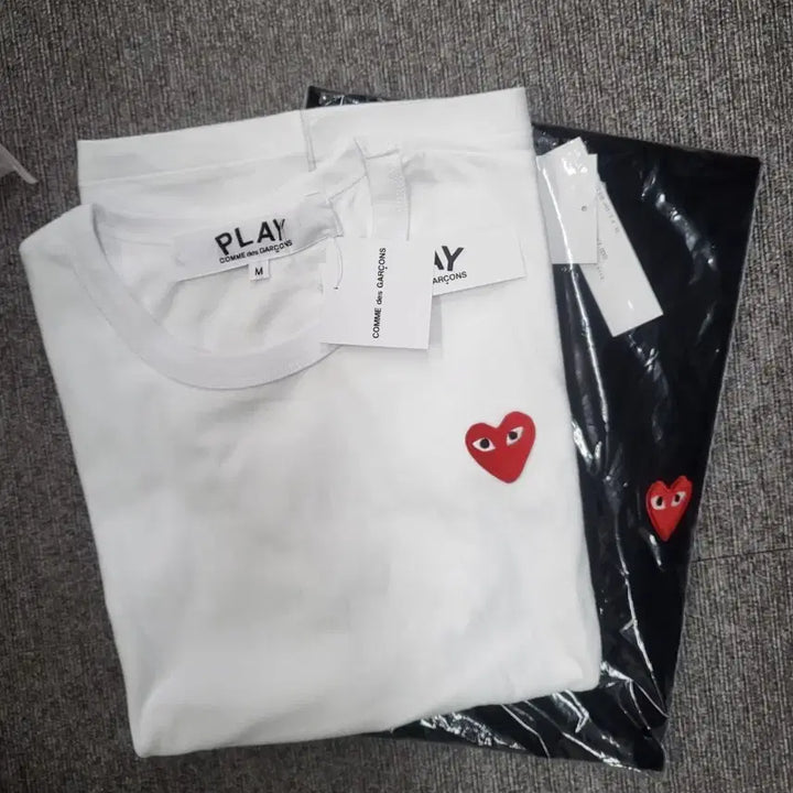 [BUNJANG] Comme des Garcons Play T-shirt (Black/White) / 미개봉새상품)꼼데가르송 PLAY 반팔티 (블랙.화이트)