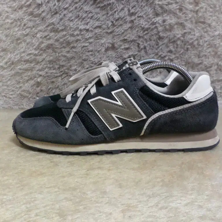 [BUNJANG] New Balance 373 Black Sneakers / 후루룩구제 255 뉴발란스 373 블랙 운동화 스니커즈 중고 신발