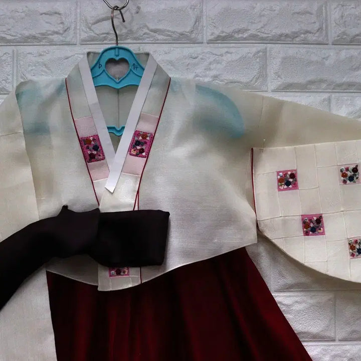 [BUNJANG] Traditional Korean Silk Embroidered Hanbok / 본견한복 손자수한복 여성한복 혼주한복 전통한복  66 M/창고갤러리