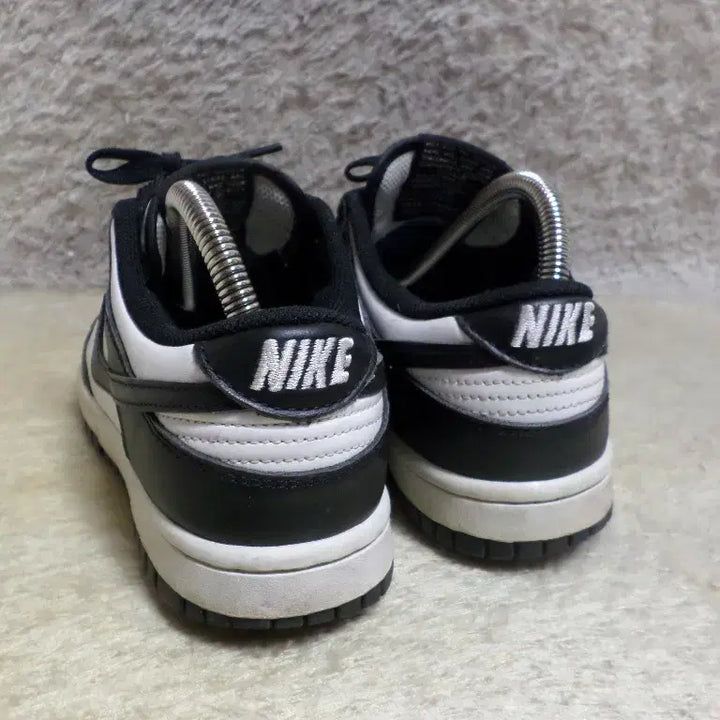 [BUNJANG] Nike Dunk Low Panda Sneakers - Used / 후루룩구제 240 나이키 덩크로우 범고래 운동화 중고 신발