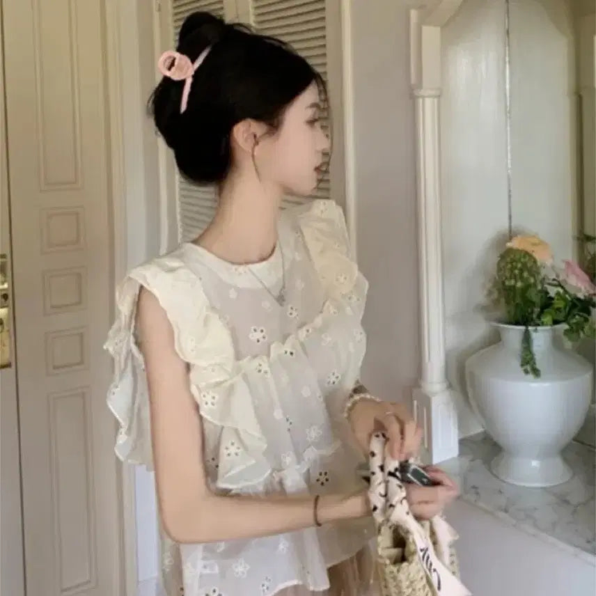[BUNJANG] White Punching Lace Frill Blouse / 펀칭 레이스 프릴 블라우스 화이트