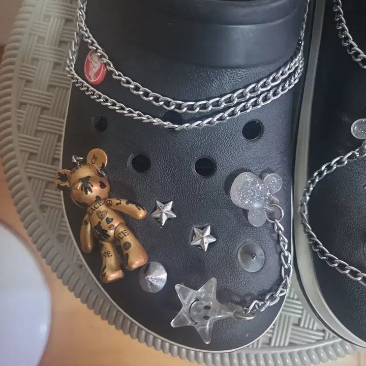 [BUNJANG] Crocs Crocband with Unique Jibbitz Size 10-12 / 크록스  유니크 지비츠 포함 10.12 사이즈
