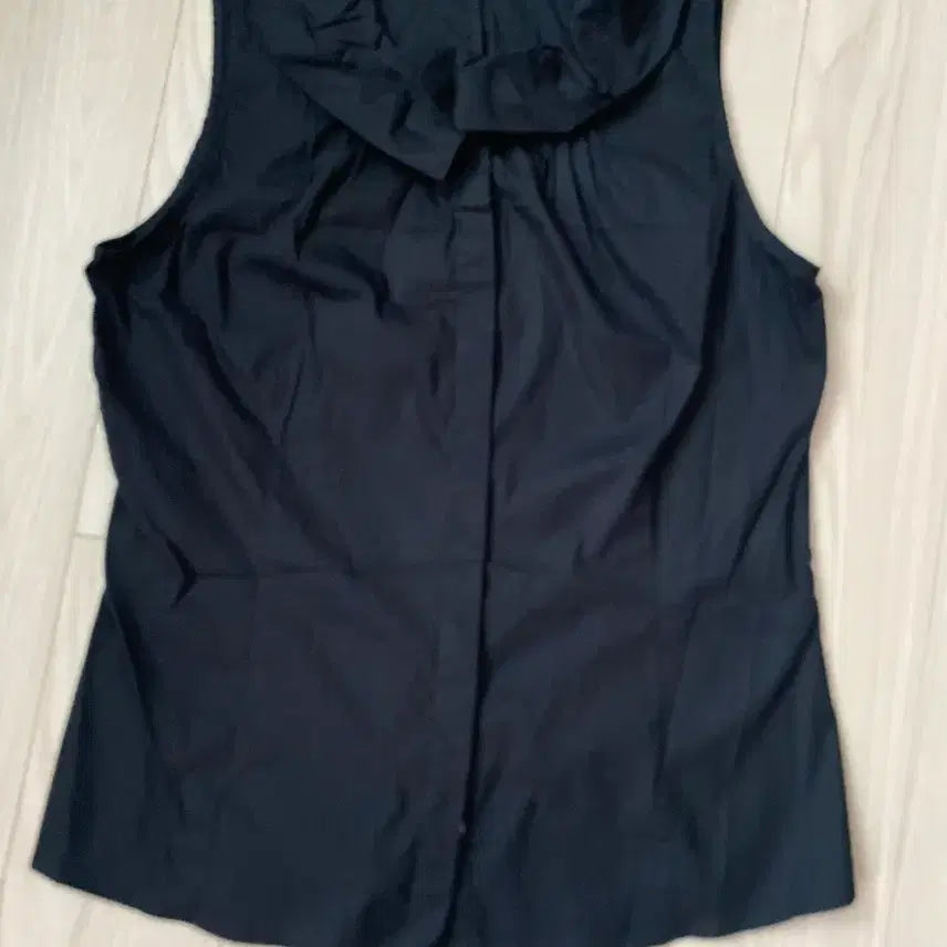 [BUNJANG] Banha.k Black Sleeveless Blouse / 반하크 블랙 민소매 블라우스 55