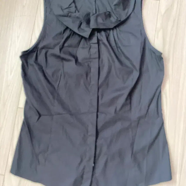 [BUNJANG] Banha.k Black Sleeveless Blouse / 반하크 블랙 민소매 블라우스 55