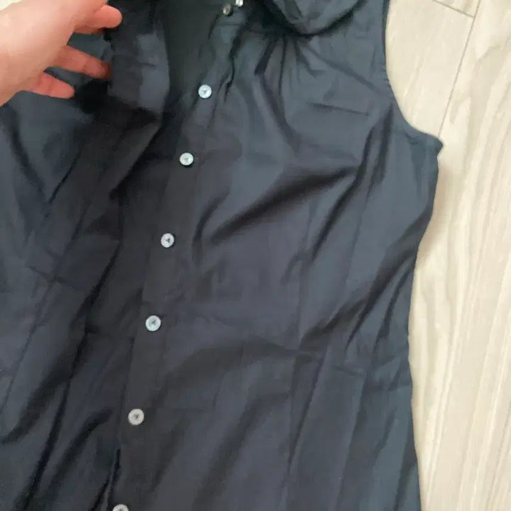 [BUNJANG] Banha.k Black Sleeveless Blouse / 반하크 블랙 민소매 블라우스 55