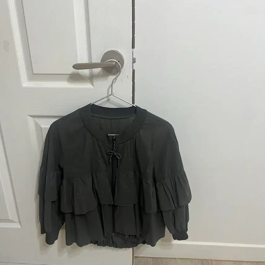 [SOLD OUT] 프릴 장식 카키 쟈켓