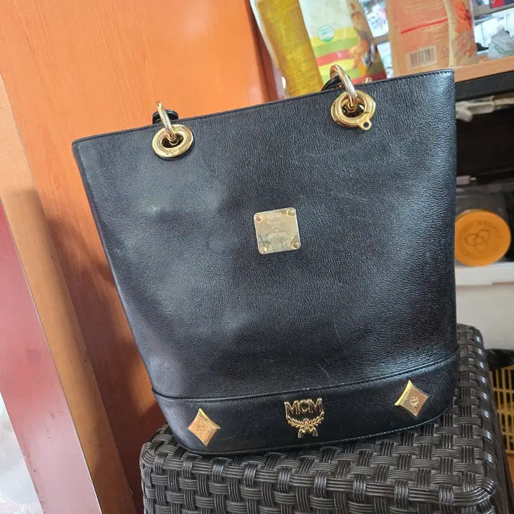 [BUNJANG] MCM Black Leather Chain Bucket Bag / MCM 블랙 레더 체인 버킷백