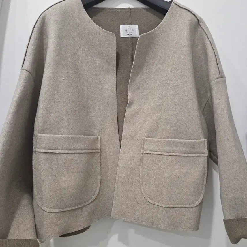 [BUNJANG] Beige Round Neck Pocket Jacket / 베이지 라운드넥 포켓 자켓