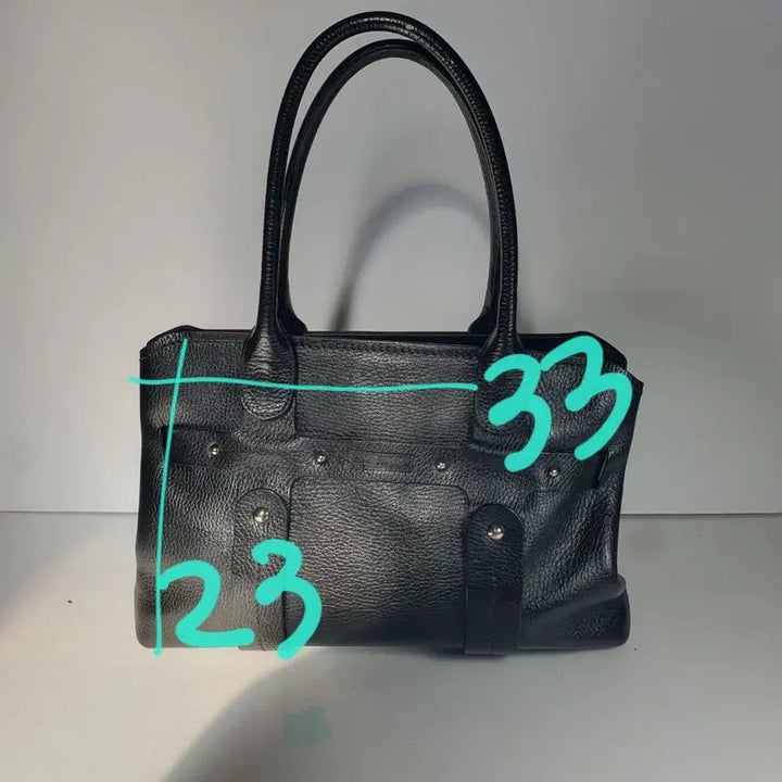 [SOLD OUT] 정품 ㅡ페라가모 ㅡ가죽.토트백 ㅡ택포