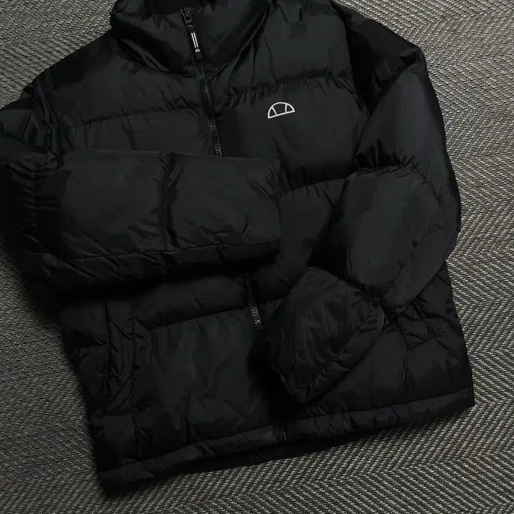 [BUNJANG] Ellesse USA Original Logo Down Puffer Jacket / 엘레쎄 USA 오리지날 로고 다운 푸퍼 패딩 블랙o 5240