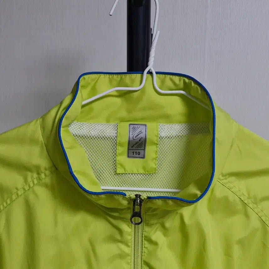 [BUNJANG] Eleanor Windbreaker Fluorescent Green 110 / 엘레니어 바람막이 형광 110