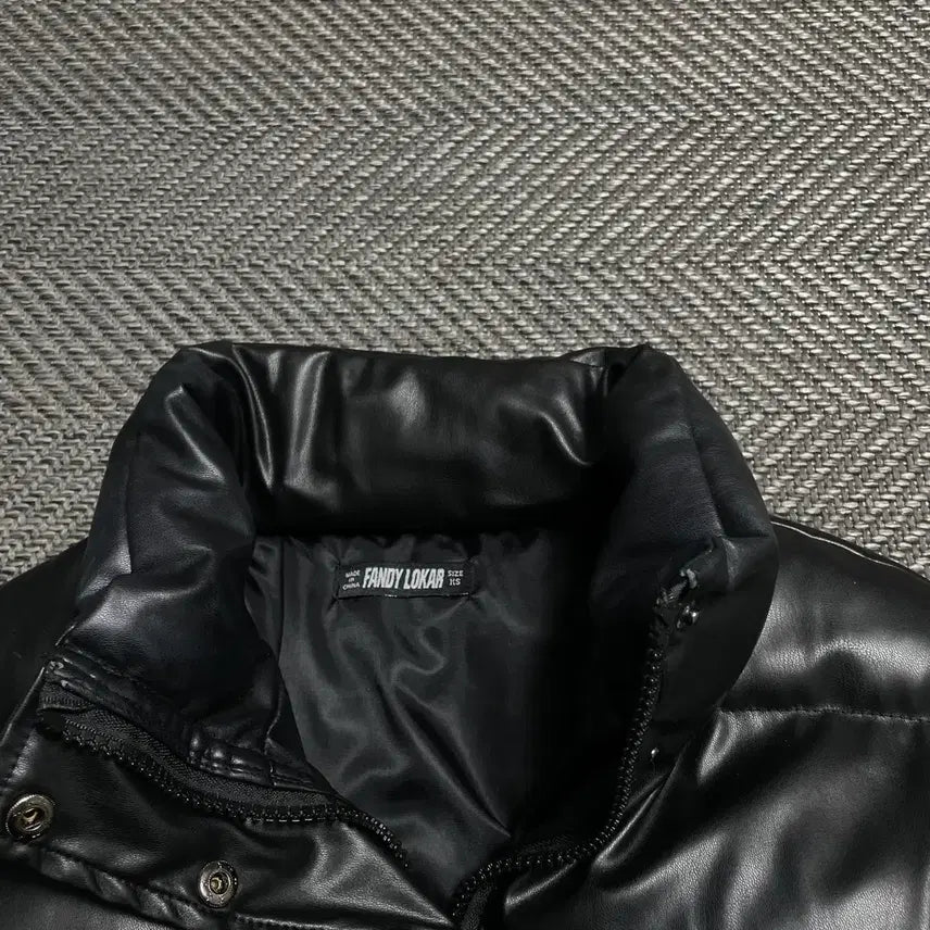 [BUNJANG] FANDY LOKAR Black Leather Crop Short Padded Jacket / FANDY LOKAR 블랙 레더 크롭 숏패딩o 5245