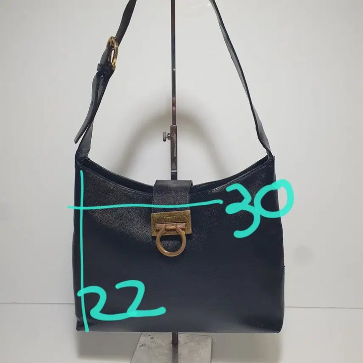 [SOLD OUT] 정품 ㅡ페라가모 ㅡ토트백