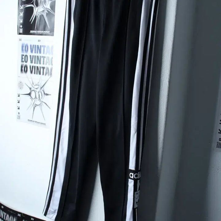 [BUNJANG] Adidas Training Pants Side Button Black / (XS) 아디다스 트레이닝복 바지 사이드버튼 블랙 올드스쿨-2540