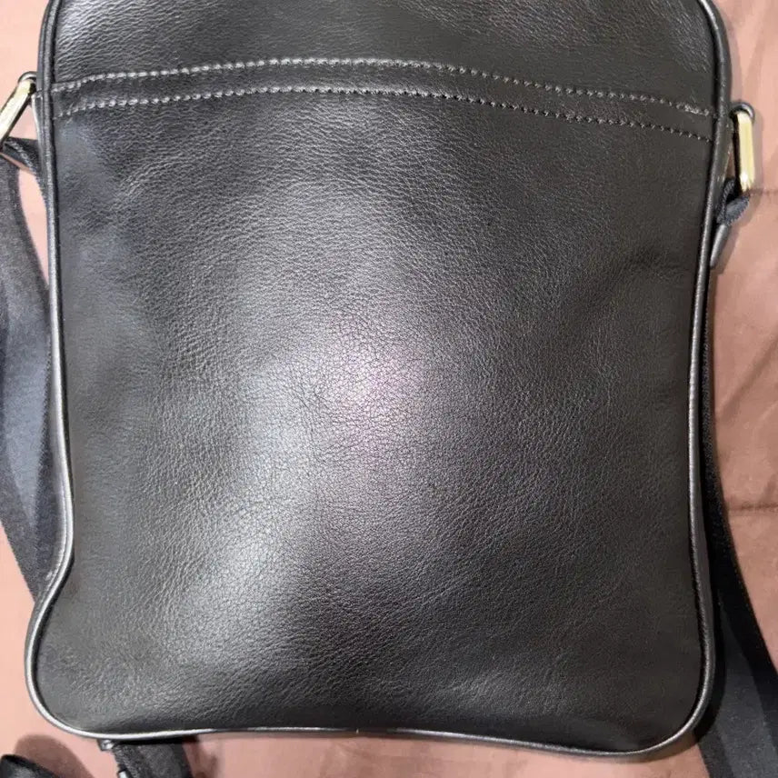 [BUNJANG] Leather Crossbody Bag (Unused) / 가죽 크로스백 미사용