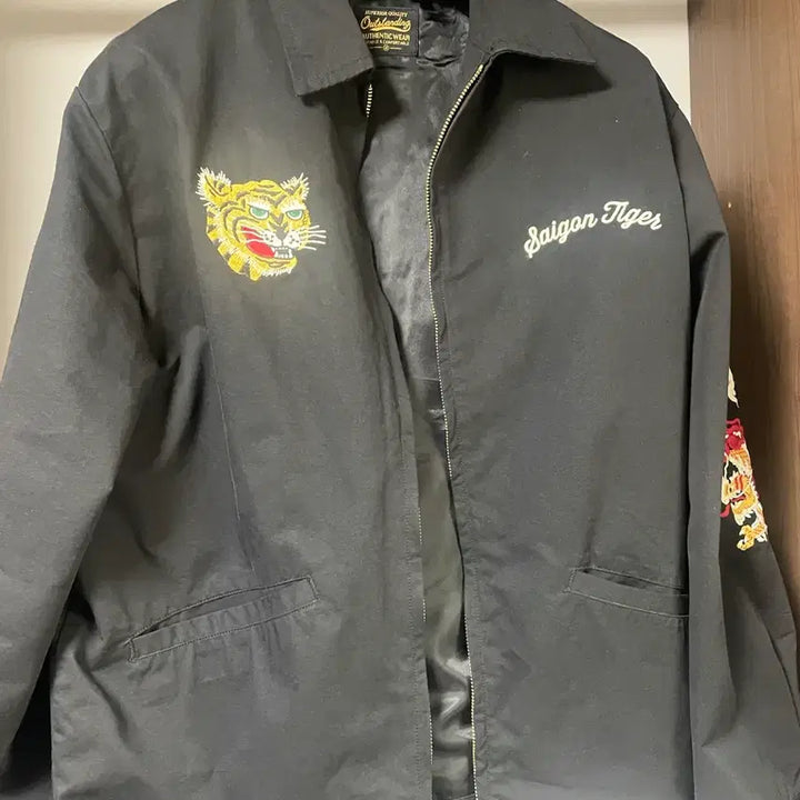 [BUNJANG] Outstanding Souvenir Jacket (M) / 아웃스탠딩 수베니어 자켓 M
