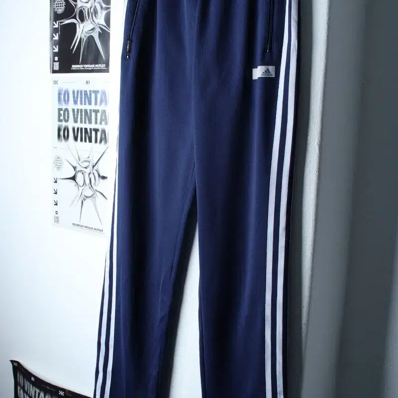 [BUNJANG] Adidas Training Pants Navy / (M-L) 아디다스 트레이닝복 바지 작은오염 네이비 삼선-254D