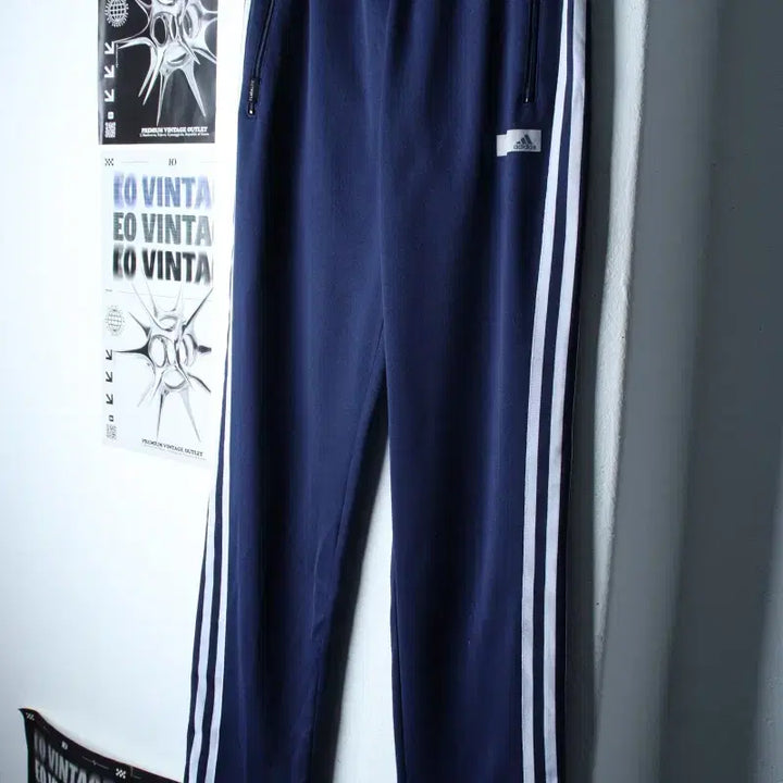 [BUNJANG] Adidas Training Pants Navy / (M-L) 아디다스 트레이닝복 바지 작은오염 네이비 삼선-254D