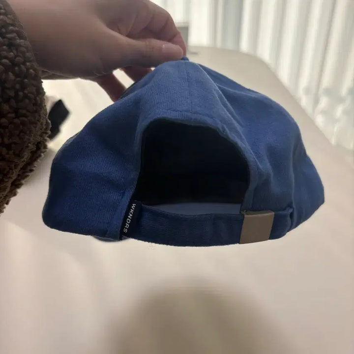 [BUNJANG] WKNDRS W Logo Embroidered Blue Baseball Cap / WKNDRS 위캔더스 W로고 자수 블루 모자 볼캡