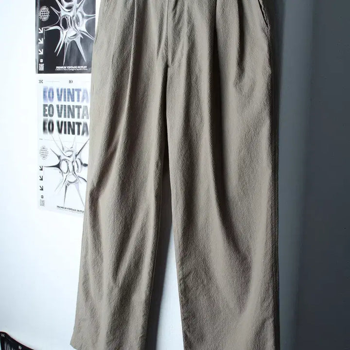 [BUNJANG] Outstanding Training Pants Khaki / (M-L) 아웃스탠딩 트레이닝복 바지 카키 밴딩 여름용 시원-2558