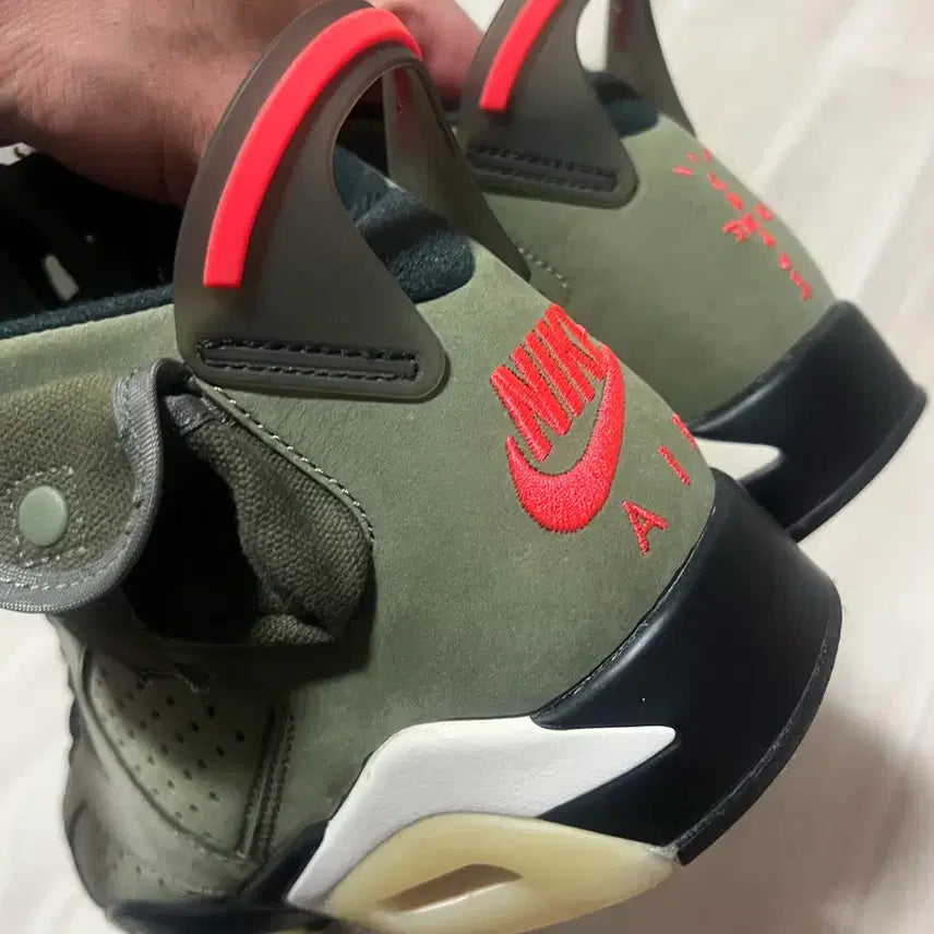 [BUNJANG] Jordan 6 Travis Scott Olive Sneakers / 나이키 조던 6 트래비스 스캇 올리브 260