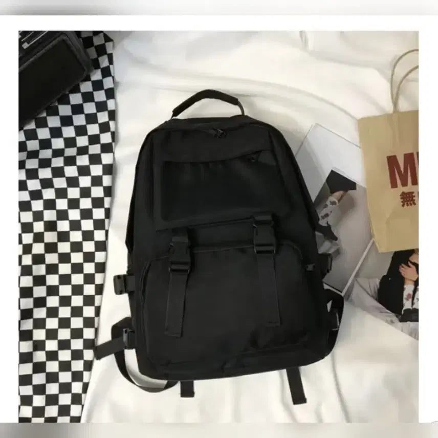 [SOLD OUT] P5 A급 남성 깔끔한 디자인의 블랙 백팩 판매해요
