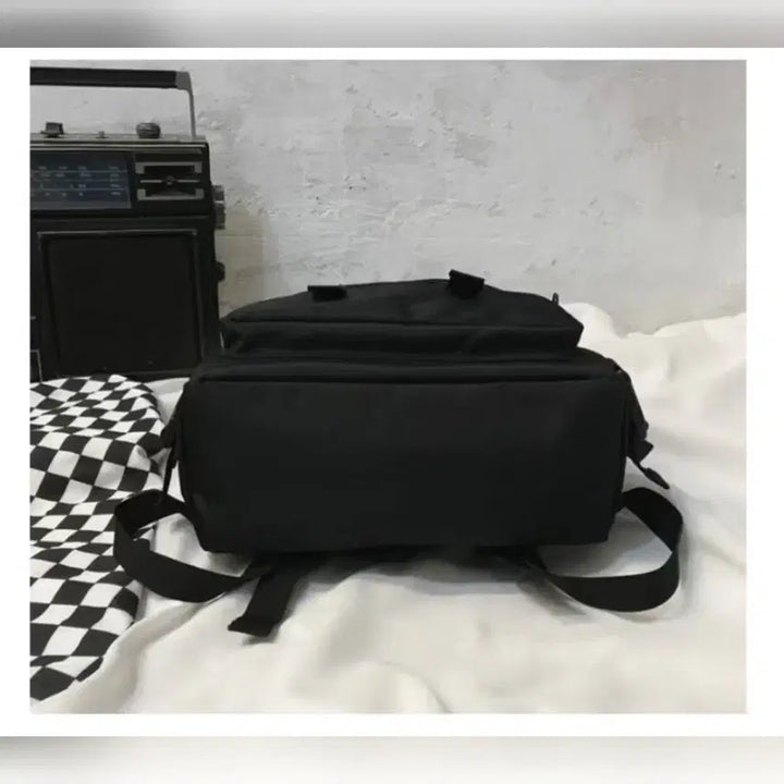 [SOLD OUT] P5 A급 남성 깔끔한 디자인의 블랙 백팩 판매해요