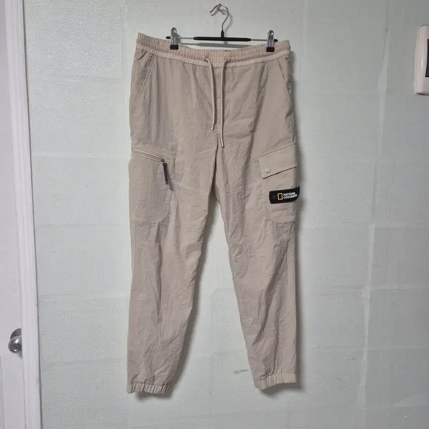 [SOLD OUT] 내셔널지오그래픽 카고 조거 팬츠 베이지