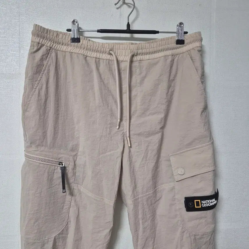 [SOLD OUT] 내셔널지오그래픽 카고 조거 팬츠 베이지