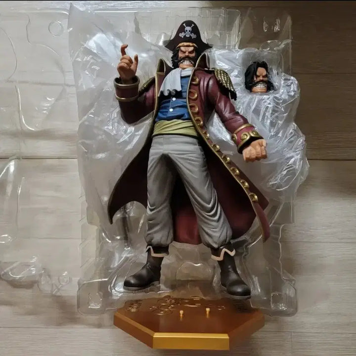 [BUNJANG] POP Gold D. Roger Figure / 원피스) POP 골디 로저 박스O + 서비스